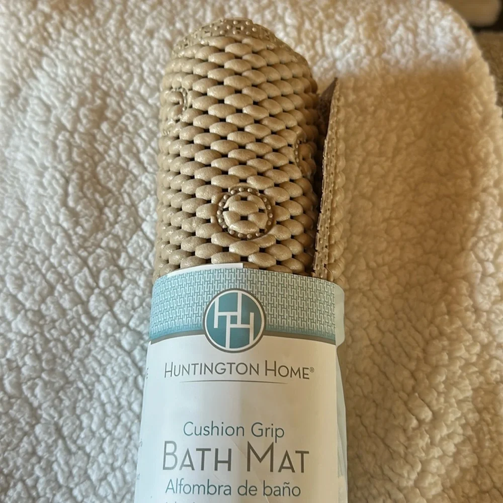 Huntington Home Cushion Grip Bath Mat